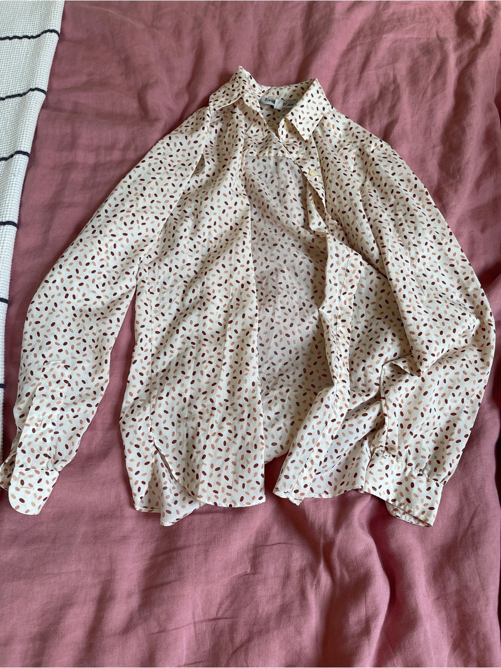 Vintage Cream Patterned Long-Sleeve Button-Up Shirt